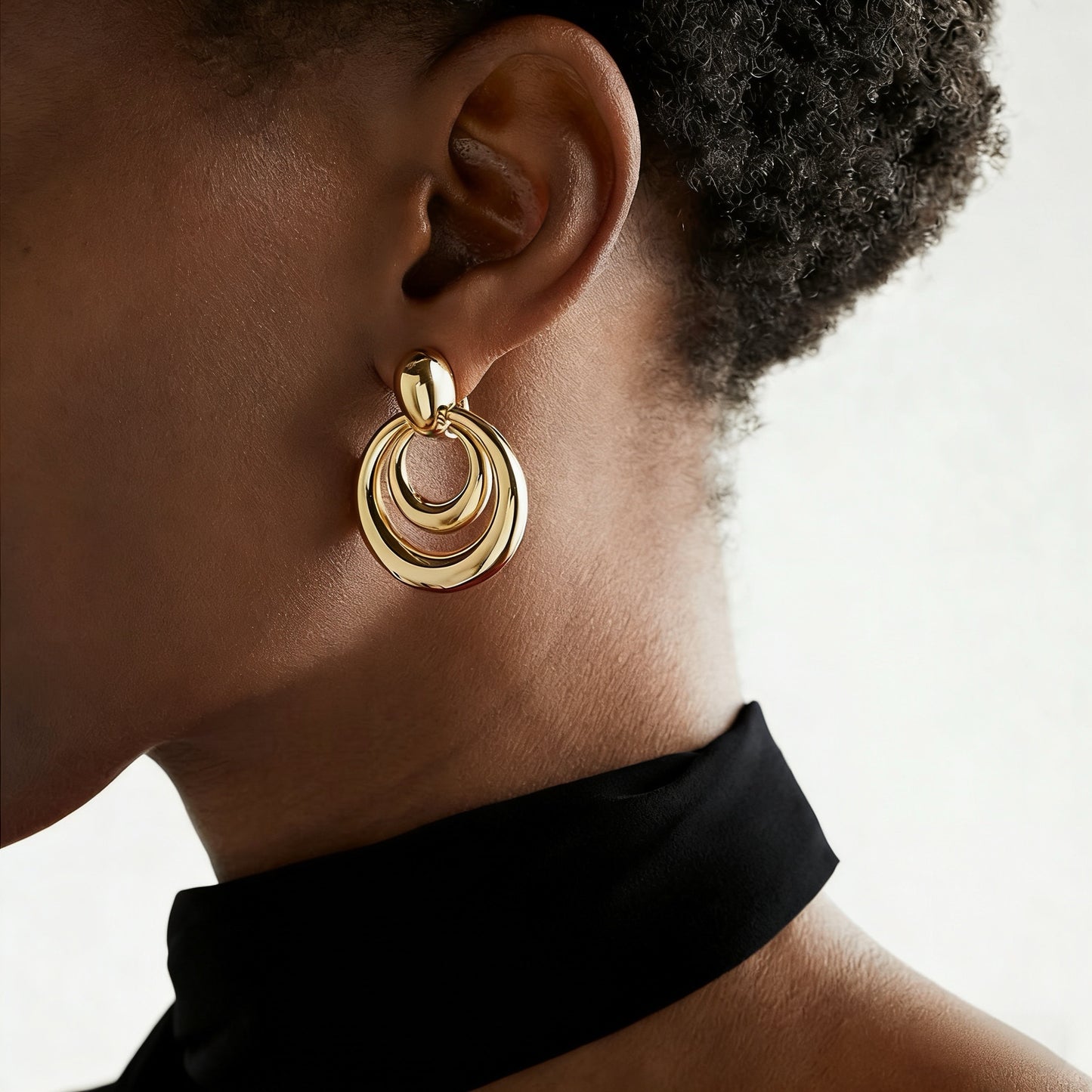 Chic Gold Concentric Circle Studs